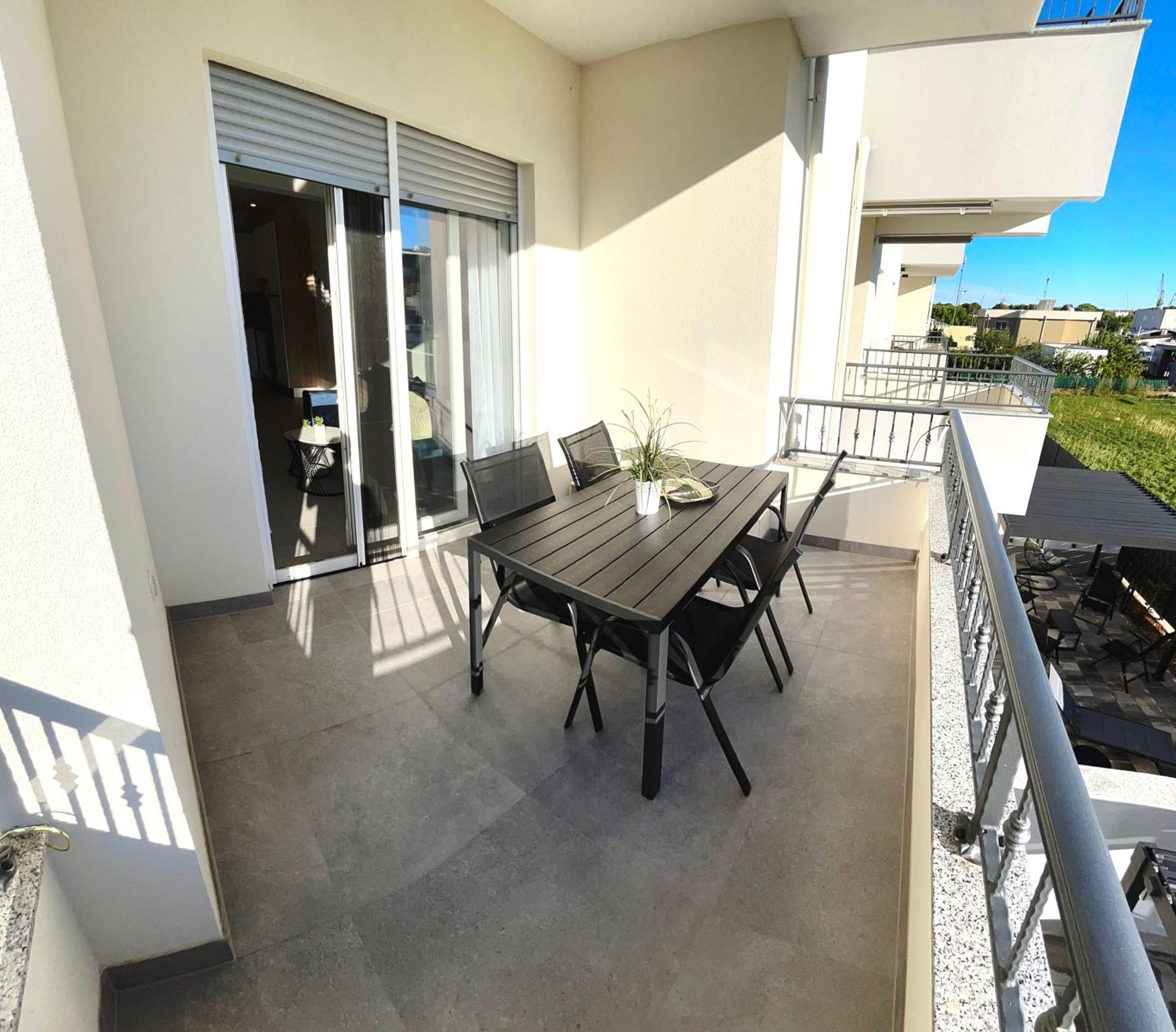 Town 2 Apartment