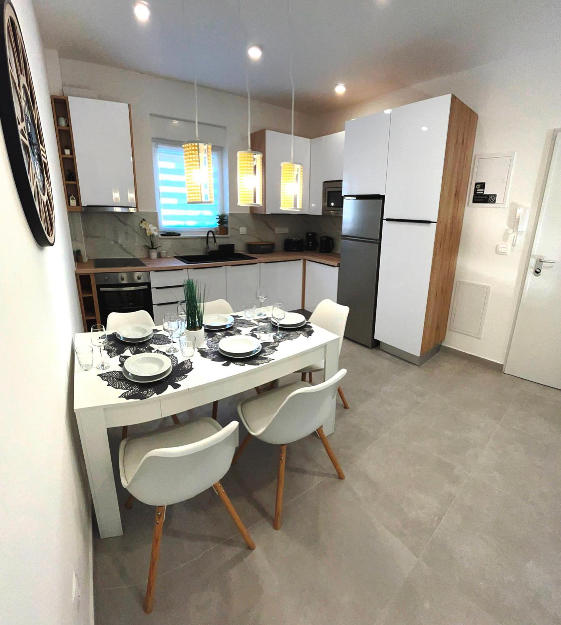 Town 2 Apartment