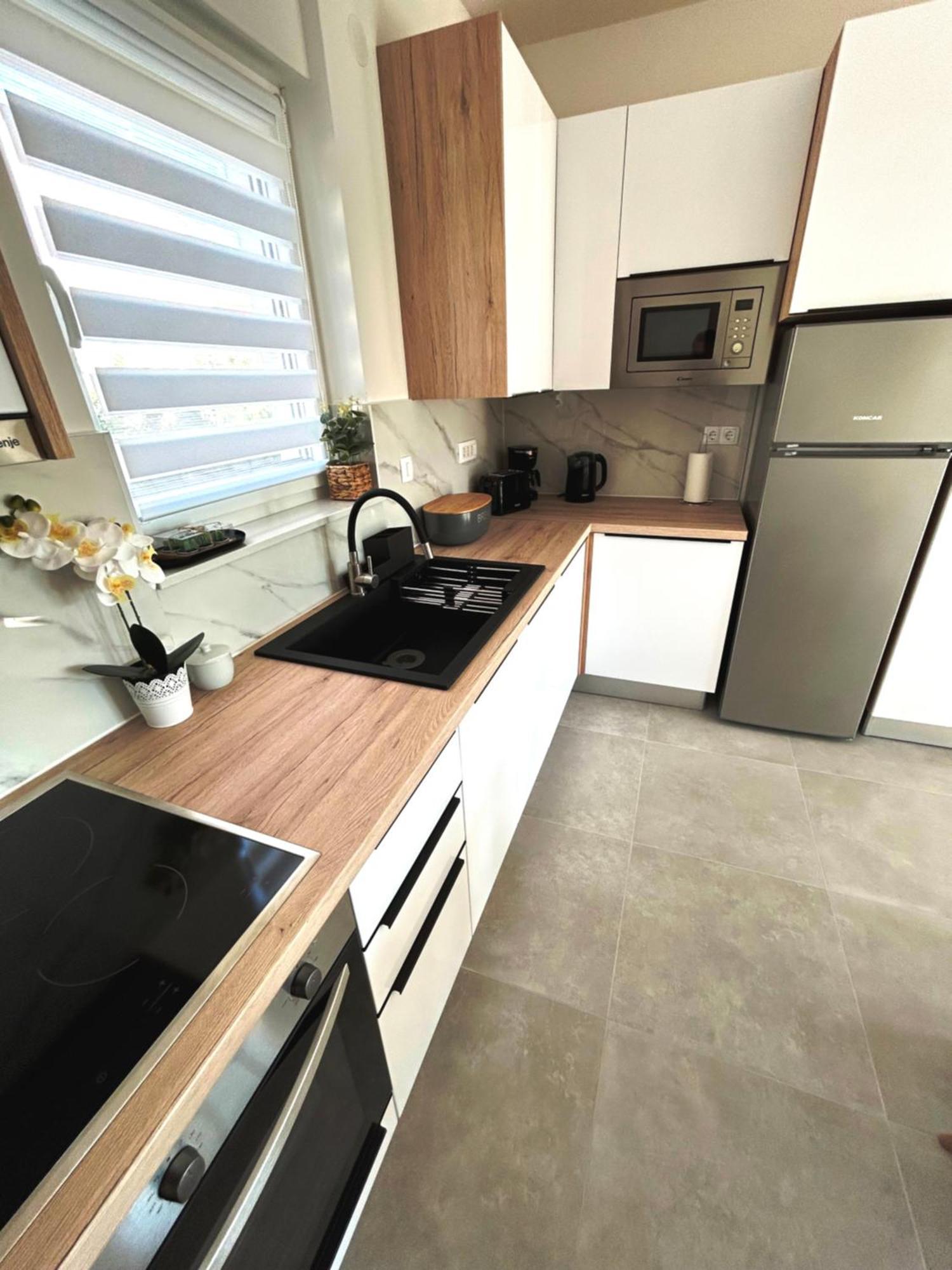Town 2 Apartment *